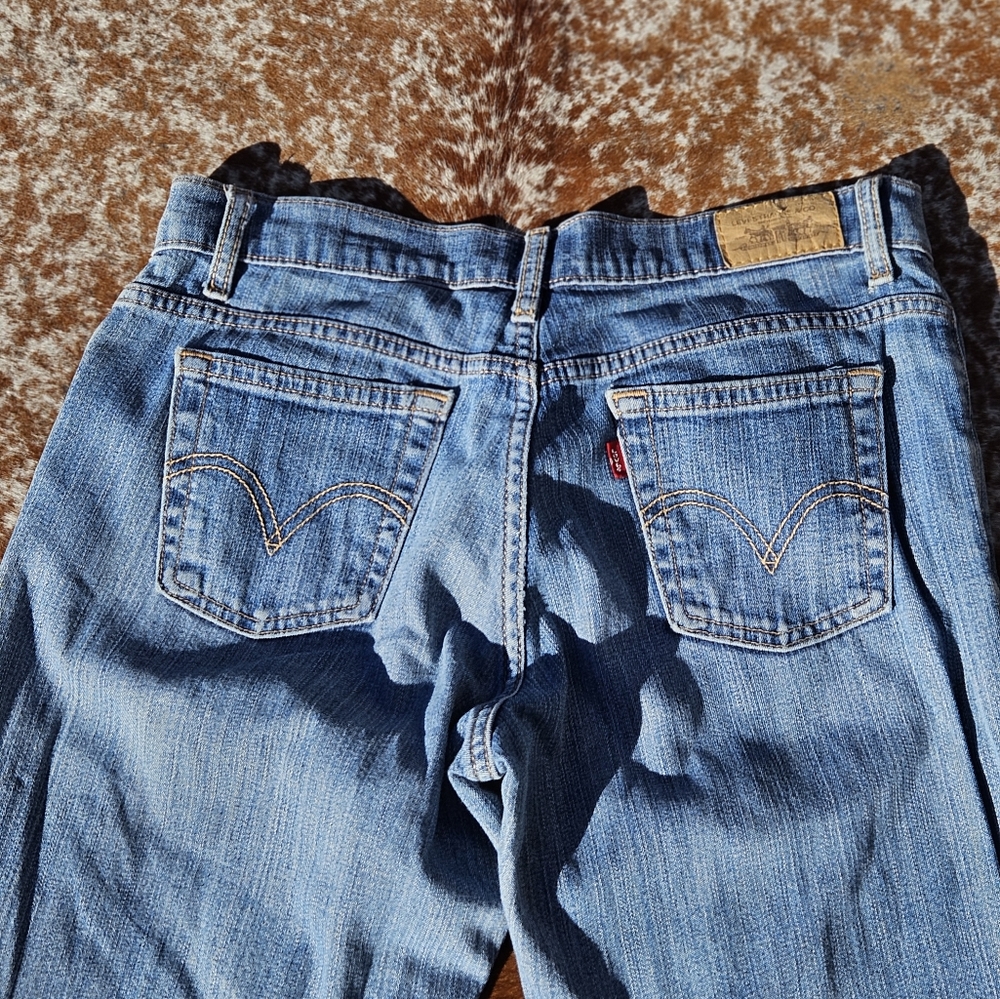 Levi's Relaxed Boot Cut 550 Light Wash Jean